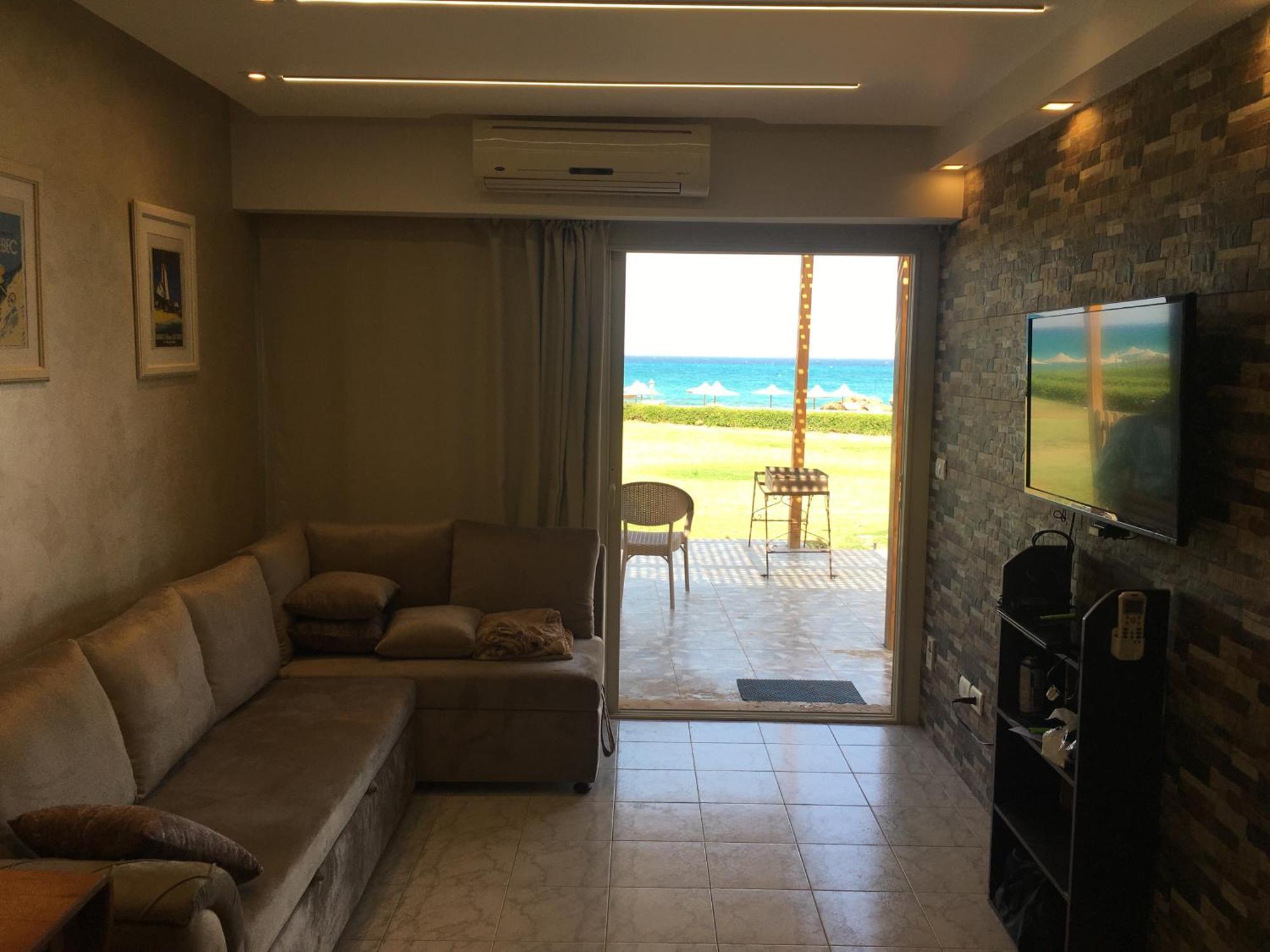 Beach Front Chalet Айн Сохна Екстериор снимка